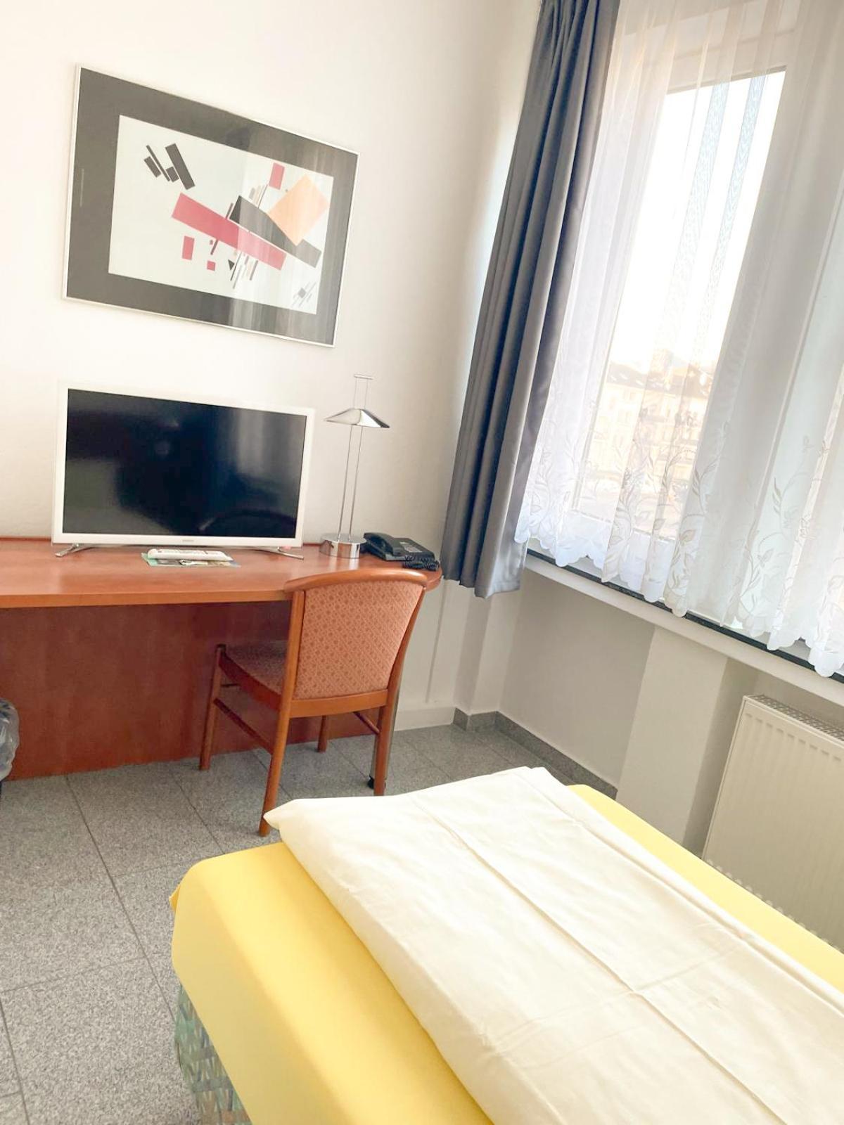 Gießen Parkhotel Friedrichstrasse חדר תמונה