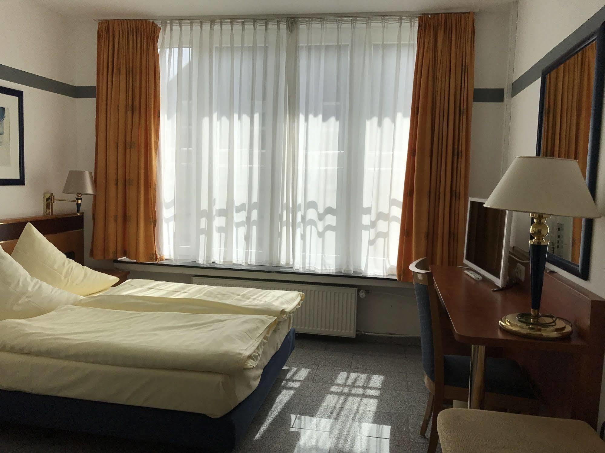 Gießen Parkhotel Friedrichstrasse מראה חיצוני תמונה
